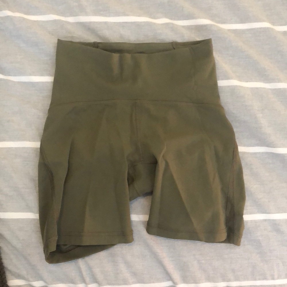 Lulu lemon bike shorts